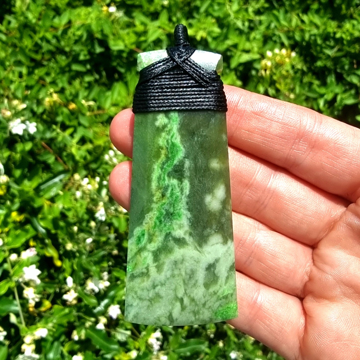 Jade Pounamu Hei Toki #2357 – Your PRANA Mineral Gallery