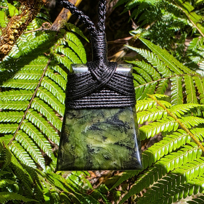Hei Toki - Pounamu Necklace