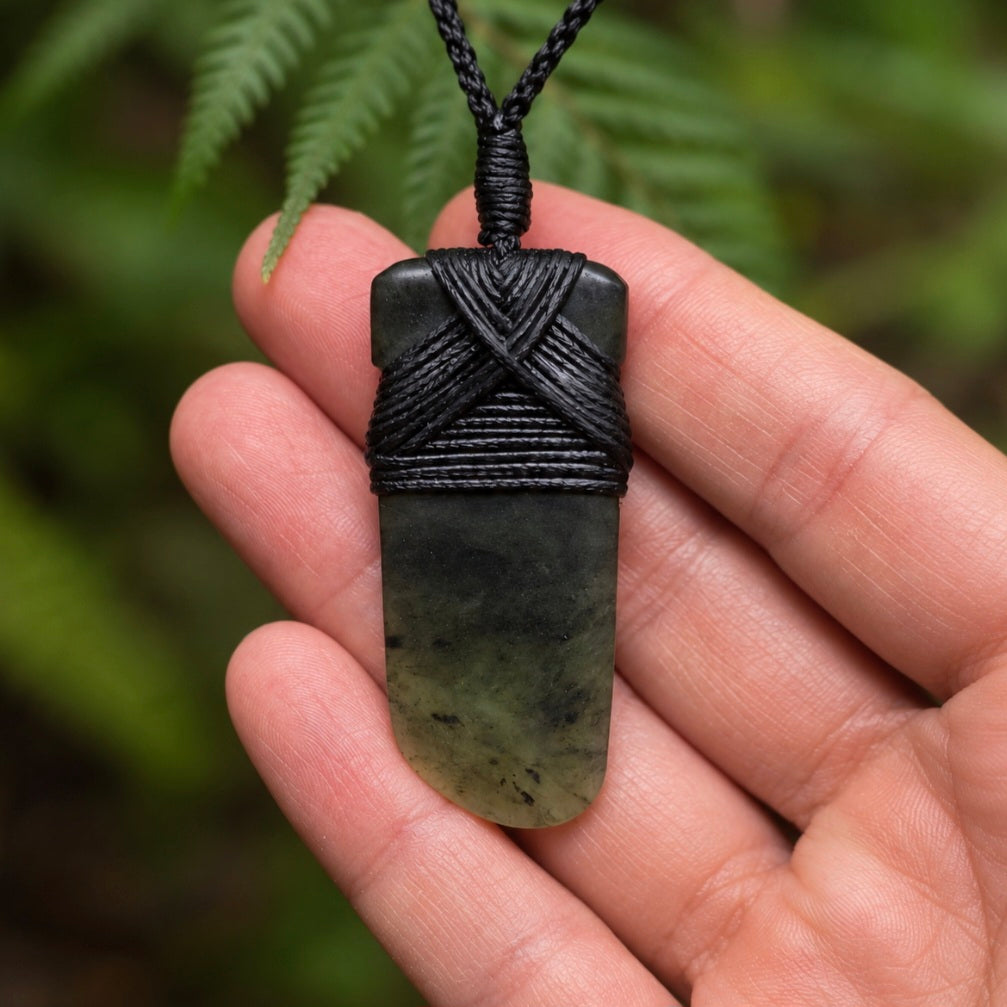 Hei Toki - Pounamu Necklace