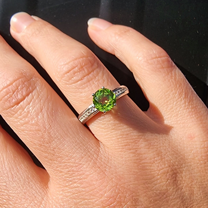 Peridot & White Topaz - Brilliance Ring