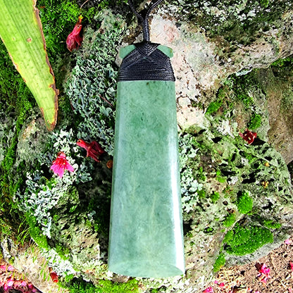 Hei Toki – Pounamu Necklace